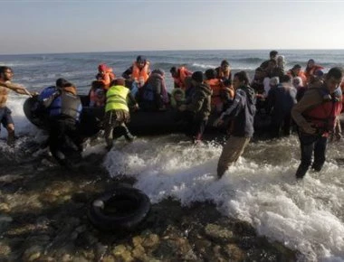 Το λιμενικό εντόπισε και διέσωσε 17 πρόσφυγες στις Οινούσσες